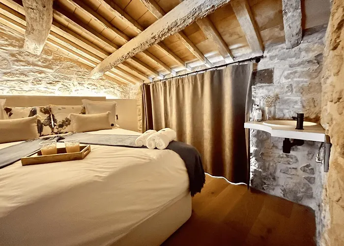Torre Medieval De Queralt & Spa