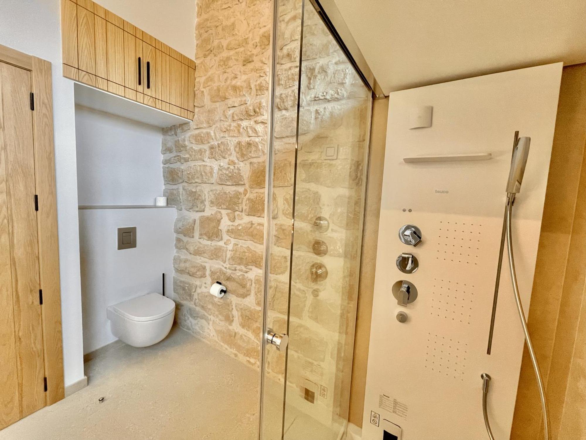 Torre Medieval De Queralt & Apartment